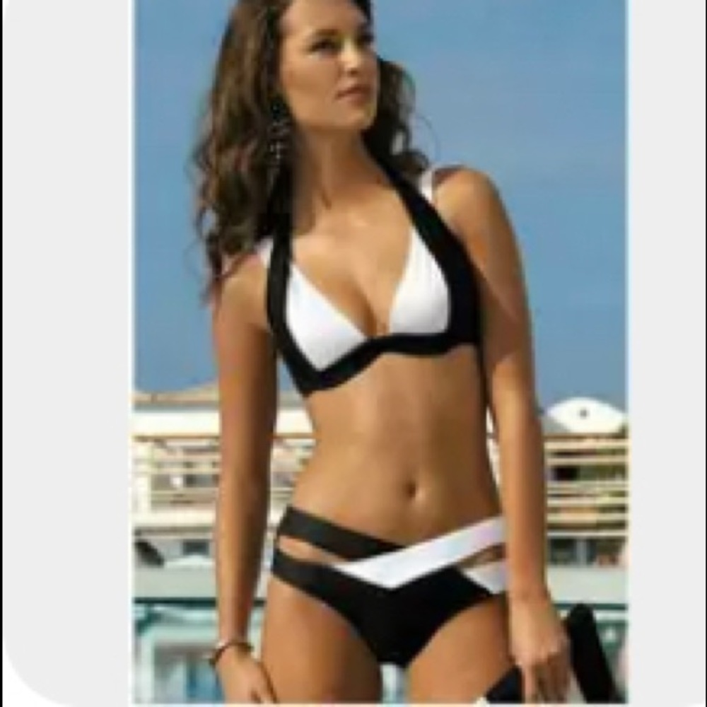 Brand New Crossbody Black and white Bikini in Large